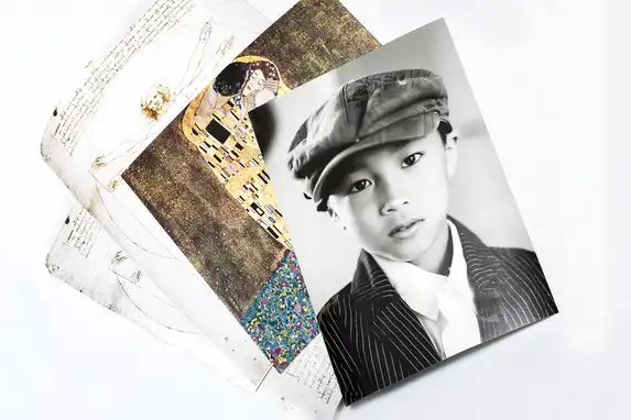 Fine art prints worden gekenmerkt door dikker papier en een matte uitstraling.